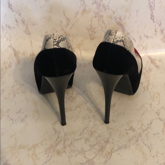 Red, black and white pumps - Picture 3 of 3